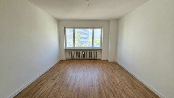 Grosszügige, sanierte 2.5-Zimmerwohnung mit Balkon, Waschturm & Keller - ohne Lift, in Basel 4
