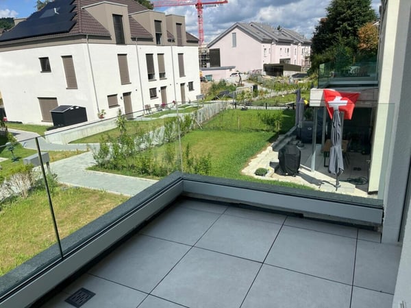 Neuwertiges Doppel-Einfamilienhaus (F1) mit 2 Nasszellen, 2 Parkplätzen, Garten und Sitzplatz 41