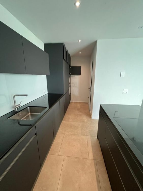 Neuwertiges Doppel-Einfamilienhaus (F1) mit 2 Nasszellen, 2 Parkplätzen, Garten und Sitzplatz 3