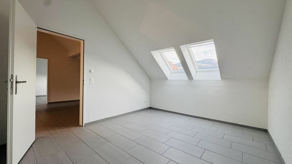 4.5-Zimmer-Maisonette mit Balkon, 2 Nasszellen, 2 Tiefgaragenplätzen, Waschturm und Keller 23