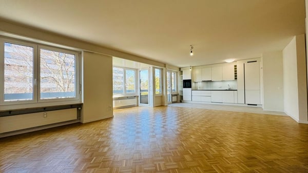 Komplett sanierte 1.5-Zimmerwohnung mit 2 Bädern, 2 Balkonen und 1 Tiefgaragenplatz 10