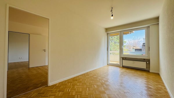 Komplett sanierte 1.5-Zimmerwohnung mit 2 Bädern, 2 Balkonen und 1 Tiefgaragenplatz 11