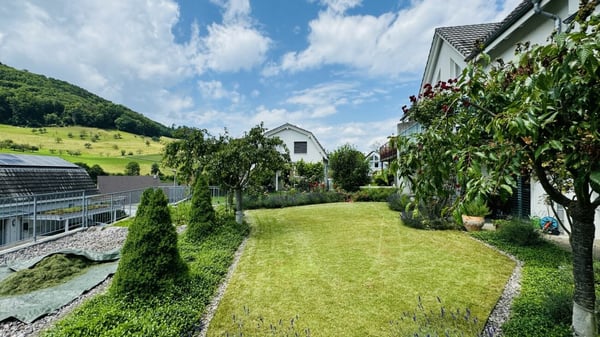 Wunderschönes 5.5-Zimmer Doppelhaus mit Garten, Sitzplatz, Balkon und 2 Parkplätzen 22