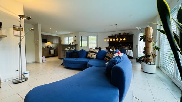 Wunderschönes 5.5-Zimmer Doppelhaus mit Garten, Sitzplatz, Balkon und 2 Parkplätzen 5