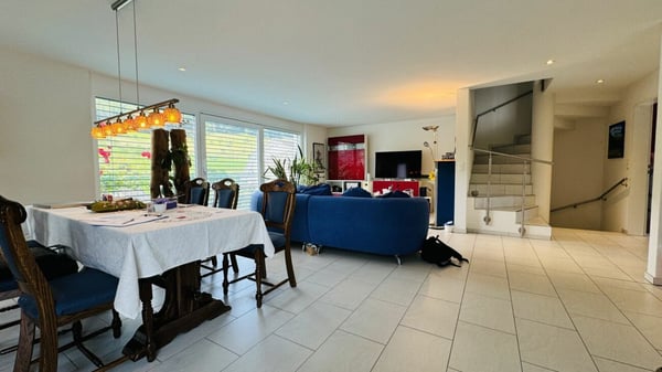 Wunderschönes 5.5-Zimmer Doppelhaus mit Garten, Sitzplatz, Balkon und 2 Parkplätzen 14