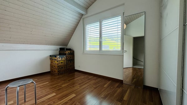 Wunderschönes 5.5-Zimmer Doppelhaus mit Garten, Sitzplatz, Balkon und 2 Parkplätzen 16
