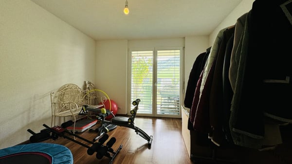 Wunderschönes 5.5-Zimmer Doppelhaus mit Garten, Sitzplatz, Balkon und 2 Parkplätzen 11