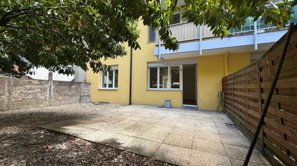 Neu renovierte 3.5-Zimmer-Wohnung mit grossem privatem Sitzplatz - Wohnen in attraktiver Basler Lage 1