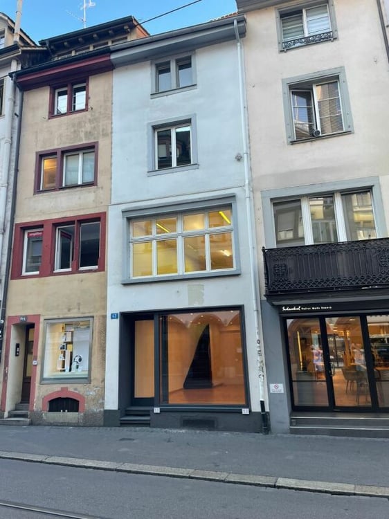 EXKLUSIVES GEWERBELOKAL AN AAA-LAGE - NUR WENIGE SCHRITTE VOM BARFÜSSERPLATZ 2