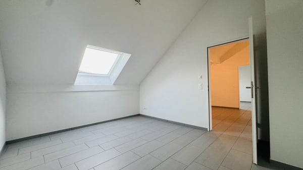 4.5-Zimmer-Maisonette mit Balkon, 2 Nasszellen, 2 Tiefgaragenplätzen, Waschturm und Keller 24