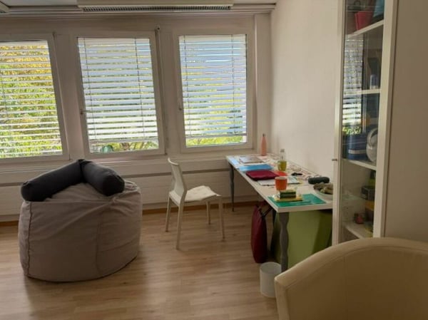 ATTRAKTIVER BÜRORAUM IN ANGENEHMER ARBEITSUMGEBUNG 4