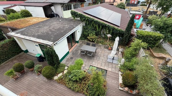 2 WOHNUNGEN + GARTEN + GÄSTEZIMMER + GARAGE/PARKPLÄTZE + MIETEINNAHMEN - SELTENE CHANCE 7