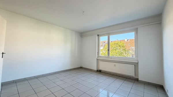 2.5-Zimmer-Eigentumswohnung mit Balkon und Lift in Basel 3