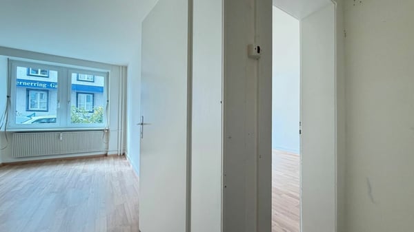 Einfache 2.5-EG-Zimmer-Wohnung mit Balkon und Kellerabteil 5