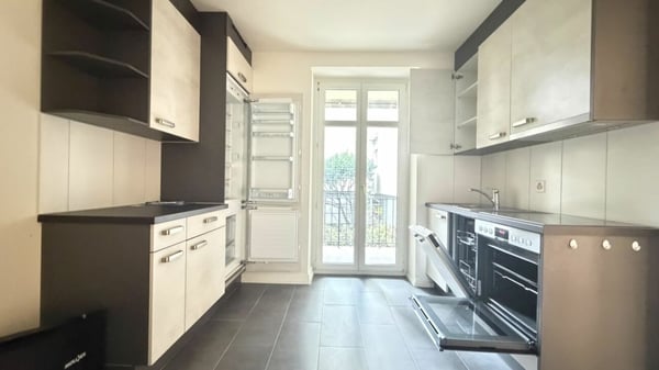 Einfache 2.5-EG-Zimmer-Wohnung mit Balkon und Kellerabteil 2