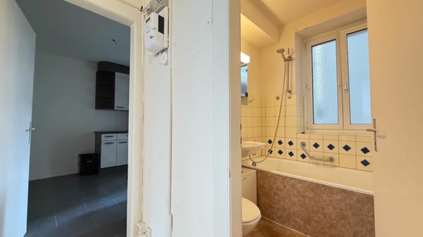 Einfache 2.5-EG-Zimmer-Wohnung mit Balkon und Kellerabteil 7