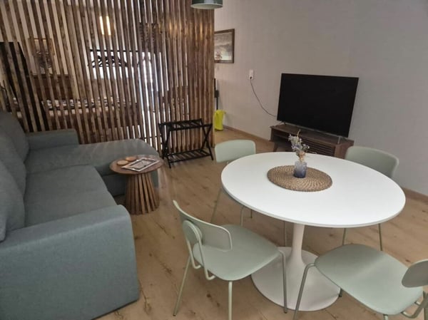 Möbliert wohnen - 2.5 Zimmer, 32 m² & Balkon 6