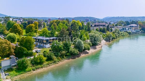 Exklusives Wohnambiente direkt am Rhein - Liegenschaft mit modernem, hochwertigem Innenausbau 1