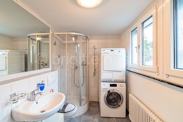 Schöne 7.5-Zi-Eigentumswohnung im Dachgeschoss an beliebter Riehener Lage 9