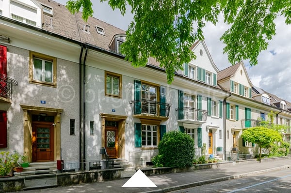 8-Zimmer-Stadthaus an beliebter Wohnlage im Bachletten-Quartier 1