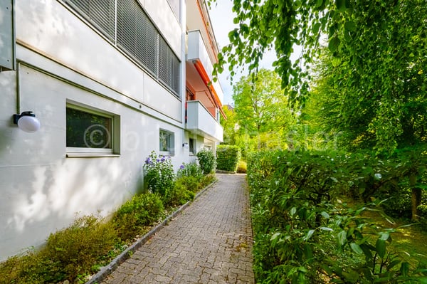 Seltene 3.5-Zimmer-Wohnung nähe Wenkenpark 11