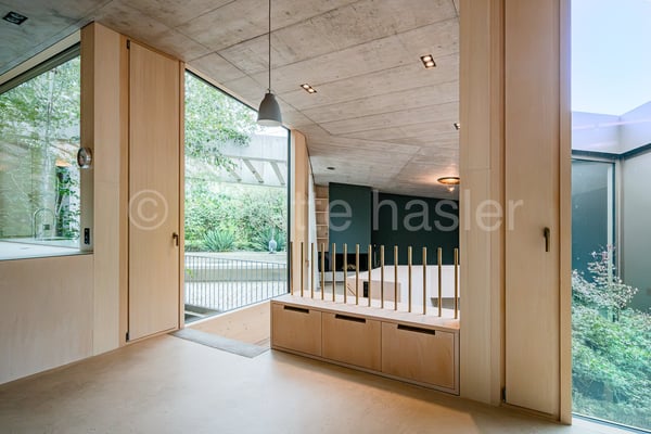 Architektonisch eindrucksvolles Atriumhaus an begehrter Riehener Wohnlage 2