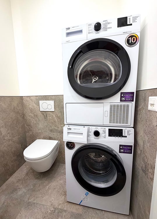 Moderne 5.5 Zimmer Etagenwohnung zentral gelegen 8