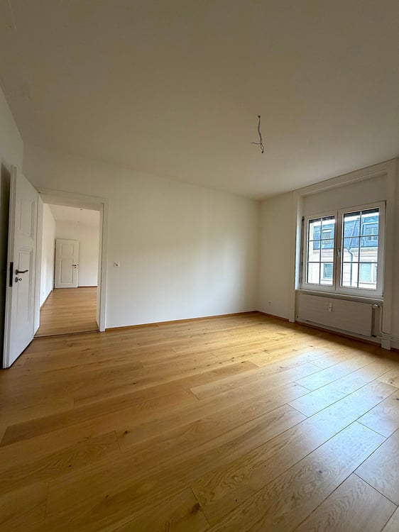 Moderne 5.5 Zimmer Etagenwohnung zentral gelegen 3