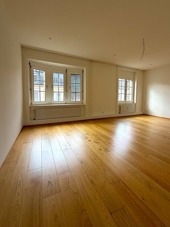 Moderne 5.5 Zimmer Etagenwohnung zentral gelegen 1