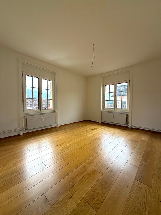 Moderne 5.5 Zimmer Etagenwohnung zentral gelegen 2