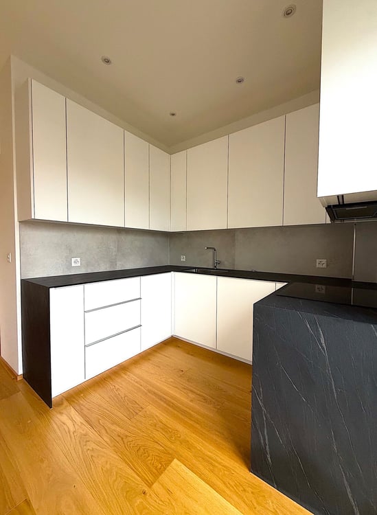 Moderne 5.5 Zimmer Etagenwohnung zentral gelegen 8