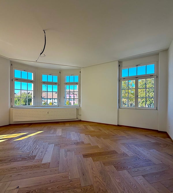 Moderne 8.5 Zimmer Etagenwohnung zentral gelegen 2