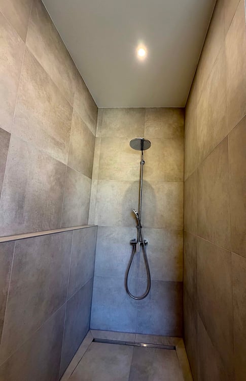 Moderne 8.5 Zimmer Etagenwohnung zentral gelegen 10