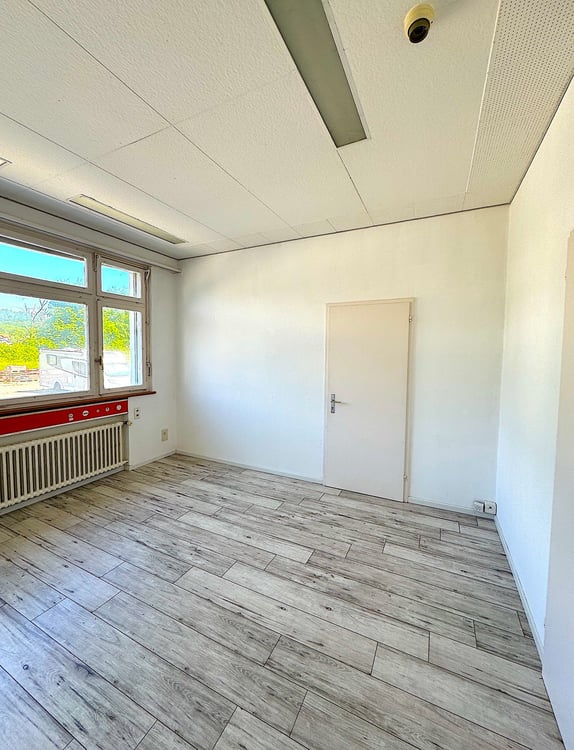 Attraktive Gewerbemietfläche mit Aussicht 16