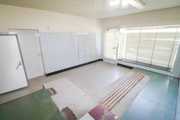 1'824 m2 Bauland mit zwei grossen, bestehenden Gebäuden 9