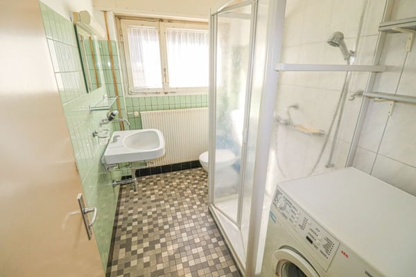 1'824 m2 Bauland mit zwei grossen, bestehenden Gebäuden 7