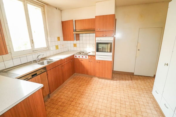 1'824 m2 Bauland mit zwei grossen, bestehenden Gebäuden 5