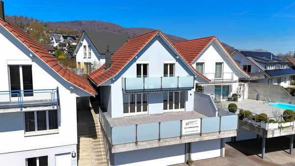 Grosszügiges 4.5-Zi-EFH mit grosser Terrasse mit fantastischer Fernsicht bis zu den Alpen 2