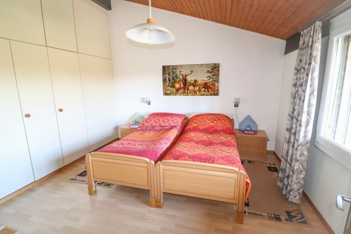 5.5-Zi-EFH mit Wintergarten und Zusatzgebäude auf 1'091 m2 grossem Grundstück