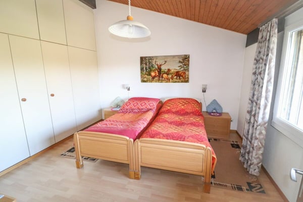 5.5-Zi-EFH mit Wintergarten und Zusatzgebäude auf 1'091 m2 grossem Grundstück 8