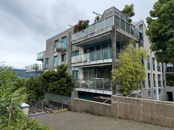 4.5-Zimmer-Eigentumswohnung mit Balkon inkl. Garage in Port 12