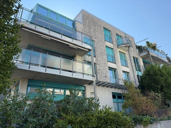 Hochwertig sanierte und zentral gelegene 4.5-Zimmerwohnung mit Balkon 13