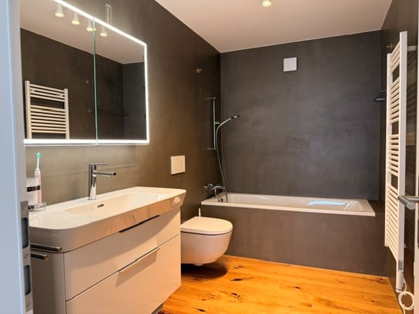 Hochwertig sanierte und zentral gelegene 4.5-Zimmerwohnung mit Balkon 9