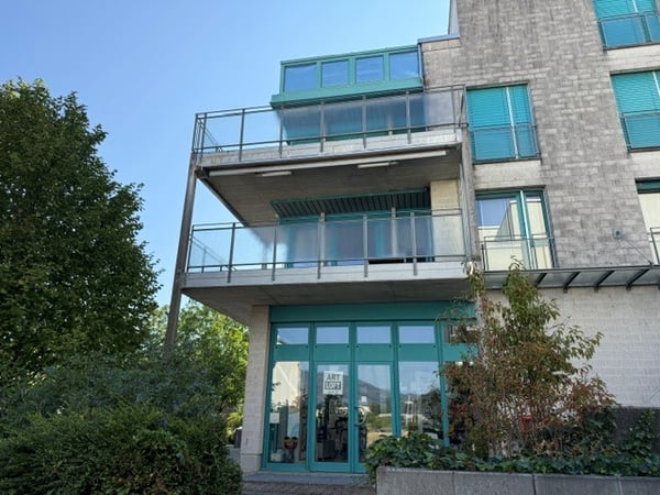 Hochwertig sanierte und zentral gelegene 4.5-Zimmerwohnung mit Balkon 14