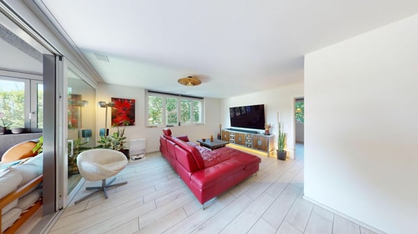 MODERNE MINERGIE 1.5-ZIMMER-GARTENWOHNUNG MIT LOGGIA 3