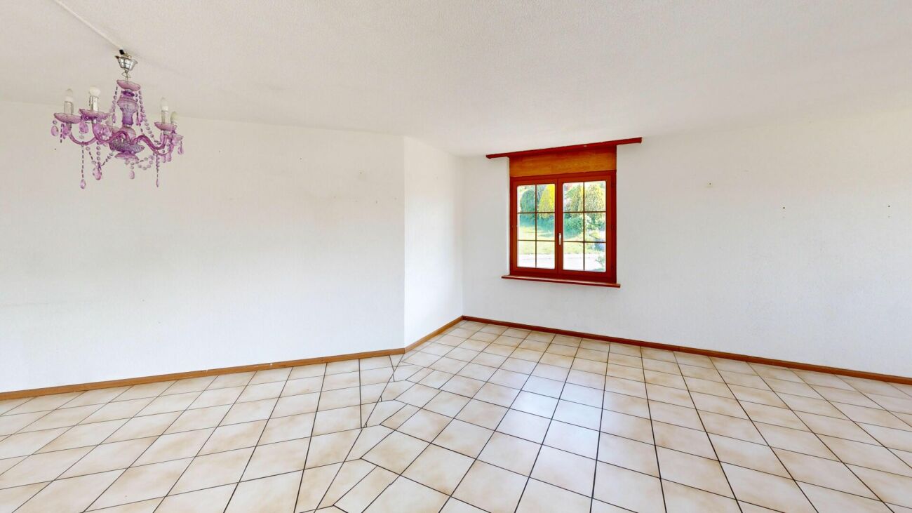 Freistehendes 5.5-Zimmer-Einfamilienhaus mit grossem Garten und vielfältigen Möglichkeiten