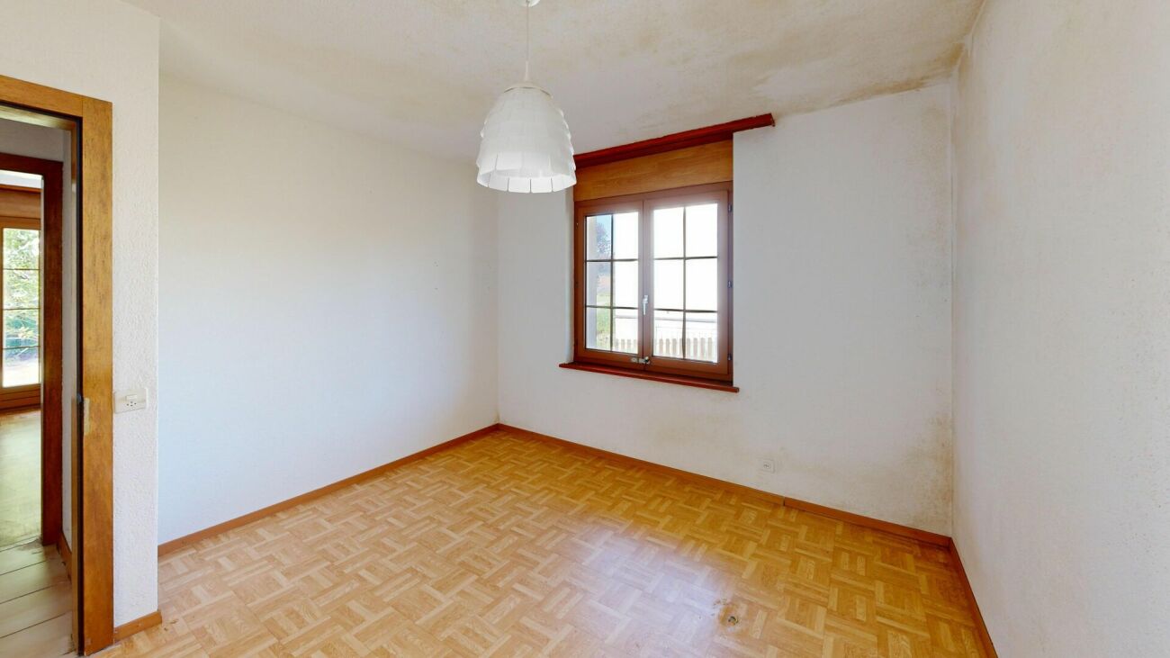 Freistehendes 5.5-Zimmer-Einfamilienhaus mit grossem Garten und vielfältigen Möglichkeiten