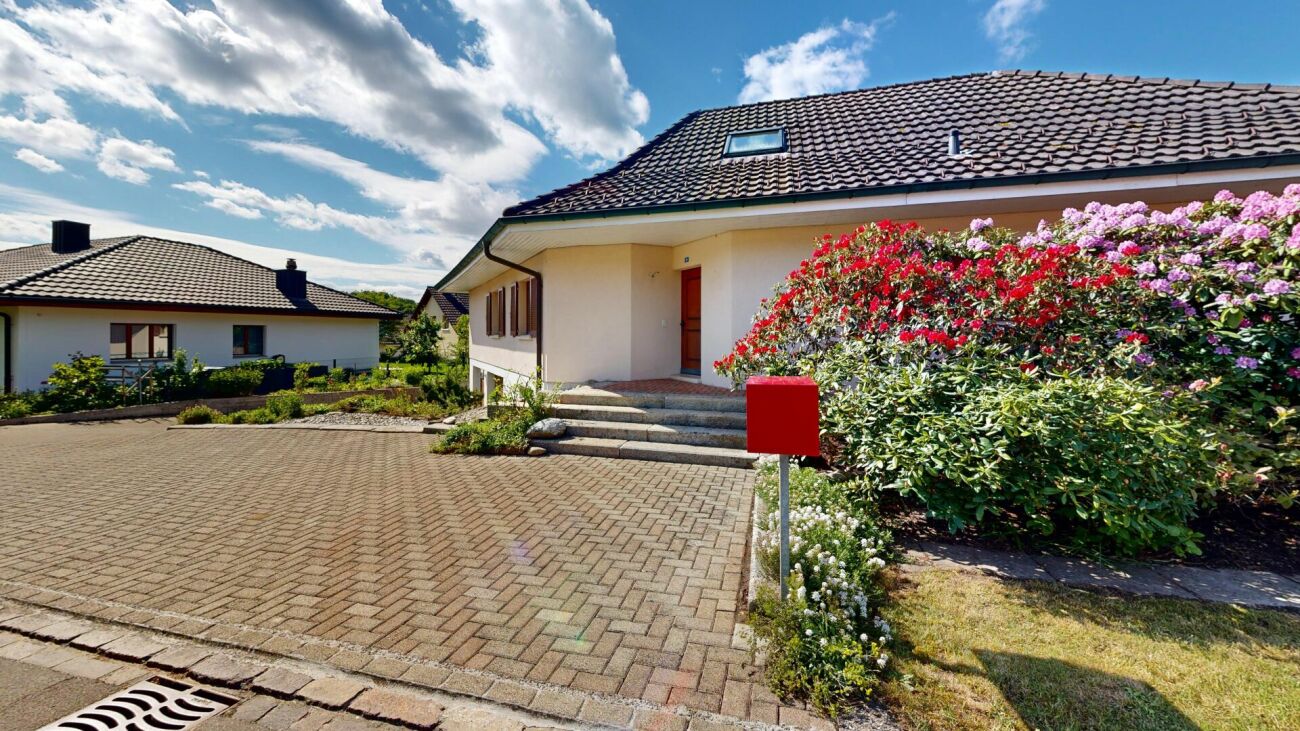 Freistehendes 5.5-Zimmer-Einfamilienhaus mit grossem Garten und vielfältigen Möglichkeiten