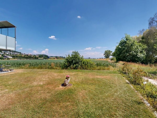 3.5-Zimmer-Gartenwohnung mit exklusivem 245 m² Garten und gedeckter Terrasse 18
