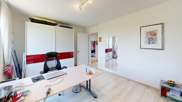 3.5-Zimmer-Gartenwohnung mit exklusivem 245 m² Garten und gedeckter Terrasse 9